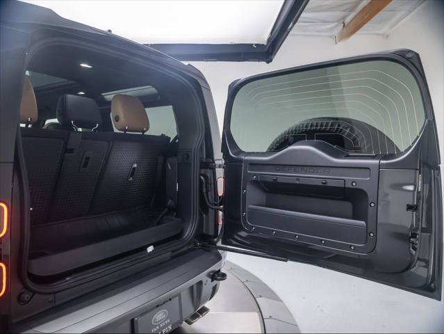 New 2026 Land Rover Defender 90 V8 AWD/4WD image 28