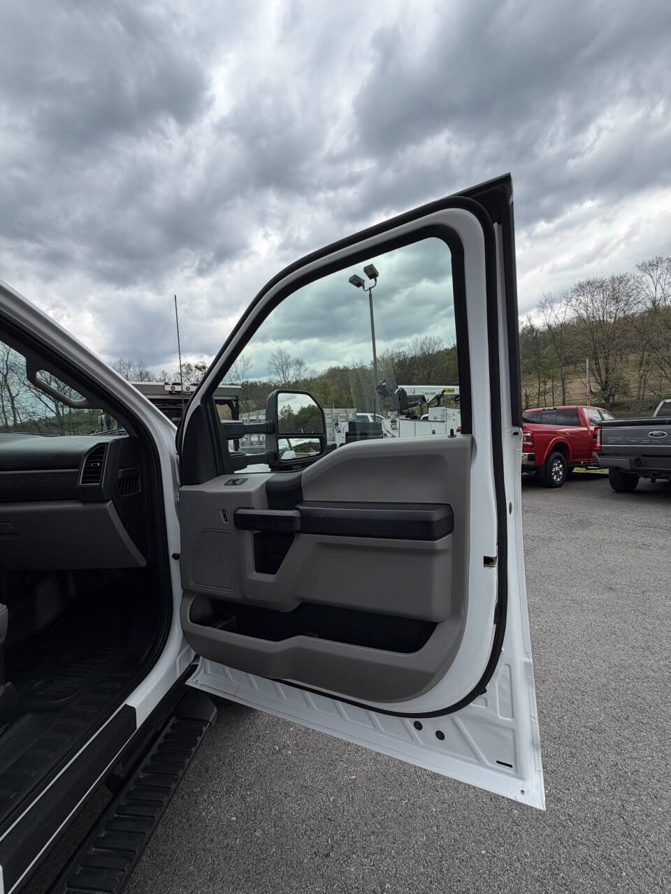 Used 2021 Ford F550 4x4 Regular Cab Super Duty image 47
