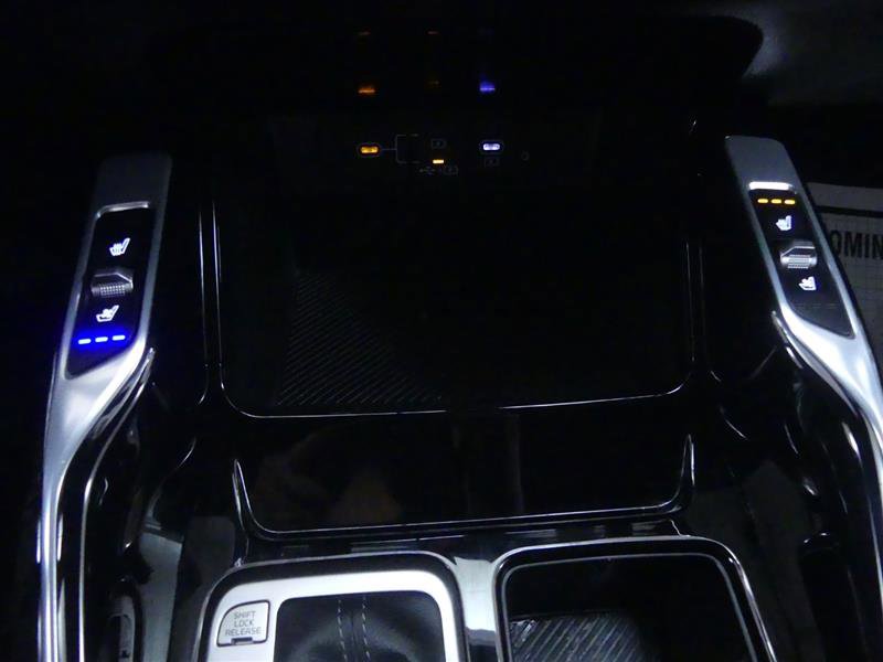 Used 2024 Kia Sorento SX Prestige image 16