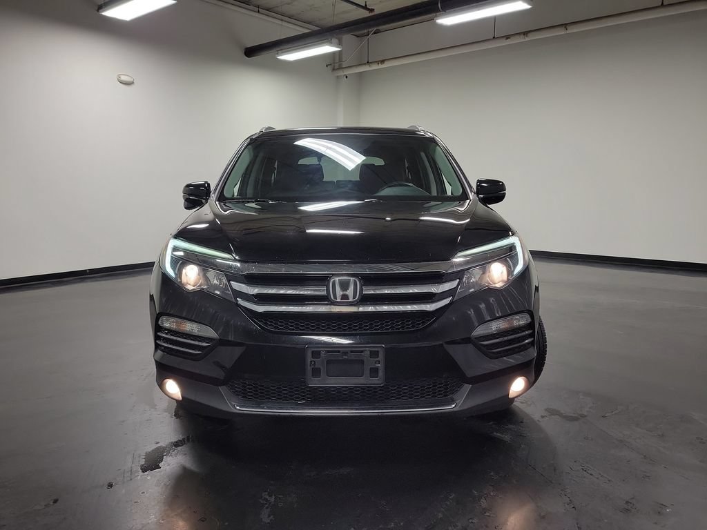 Used 2018 Honda Pilot Touring image 2