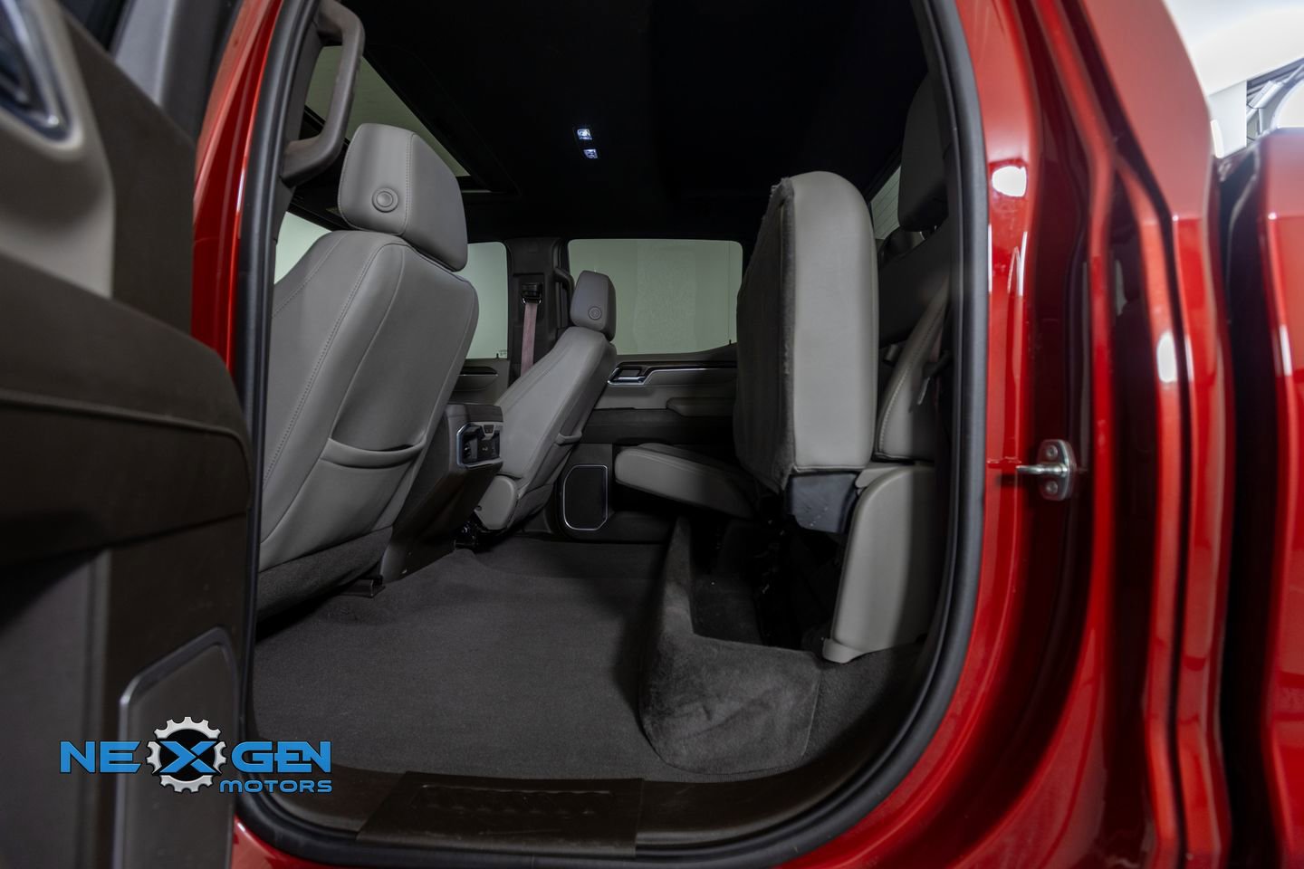 Used 2023 GMC Sierra 1500 SLT AWD/4WD image 27