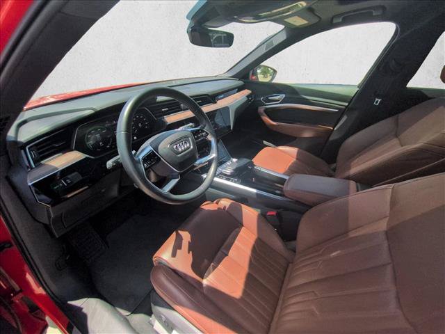 Used 2019 Audi e-tron Prestige w/ Prestige Package AWD/4WD image 10