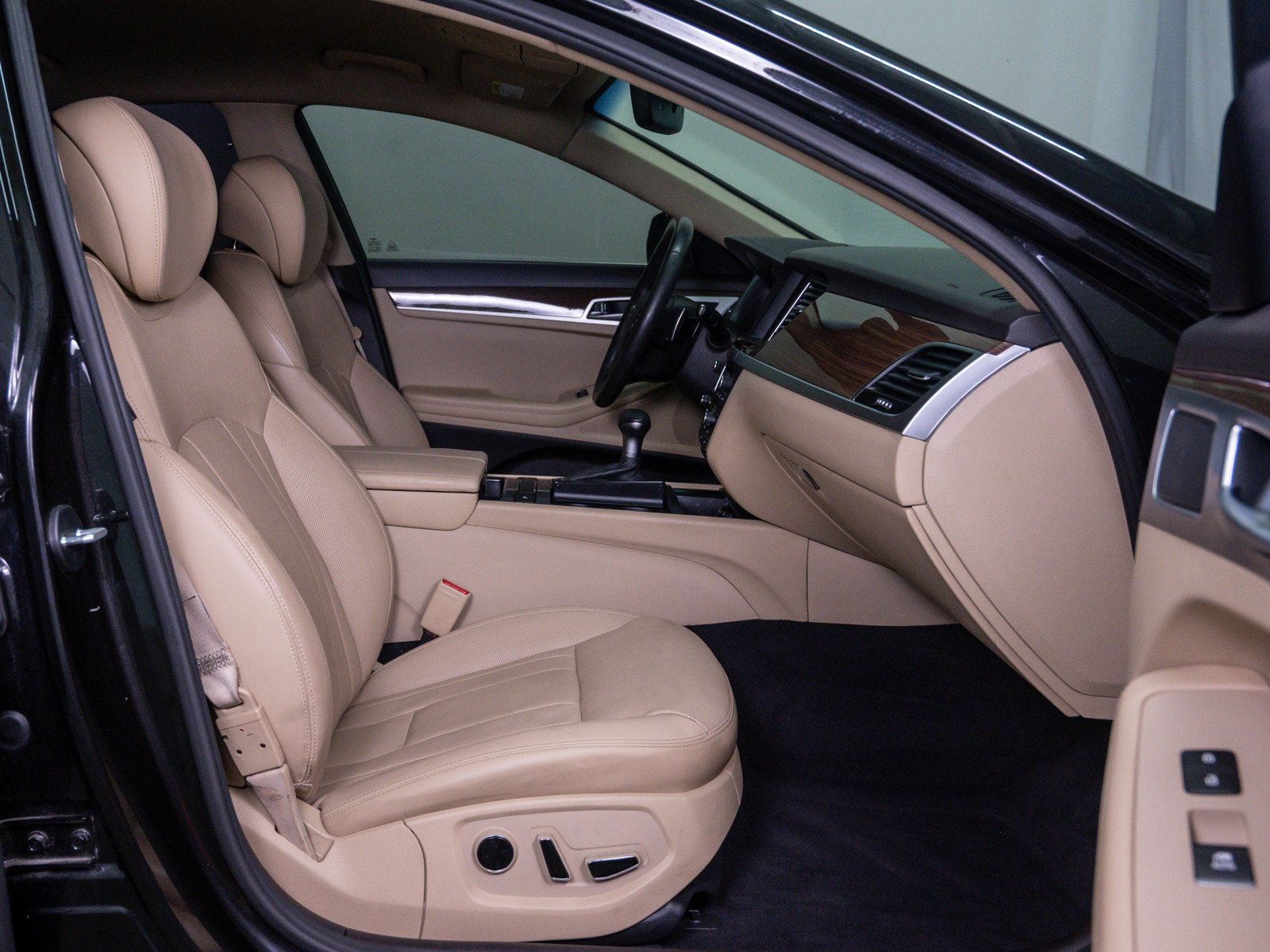Used 2018 Genesis G80 3.8 RWD image 10