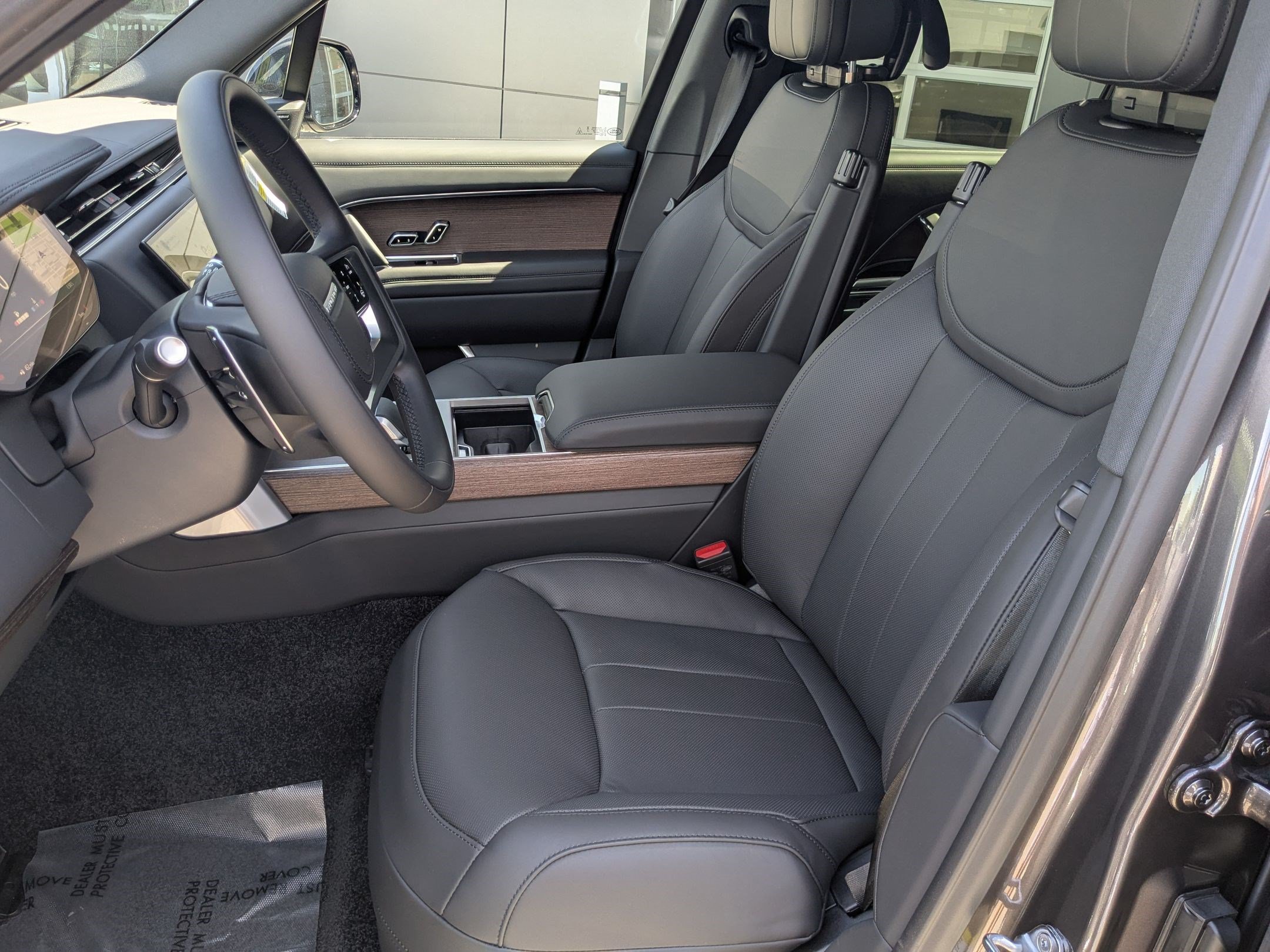 New 2026 Land Rover Range Rover Long Wheelbase SE AWD/4WD image 24