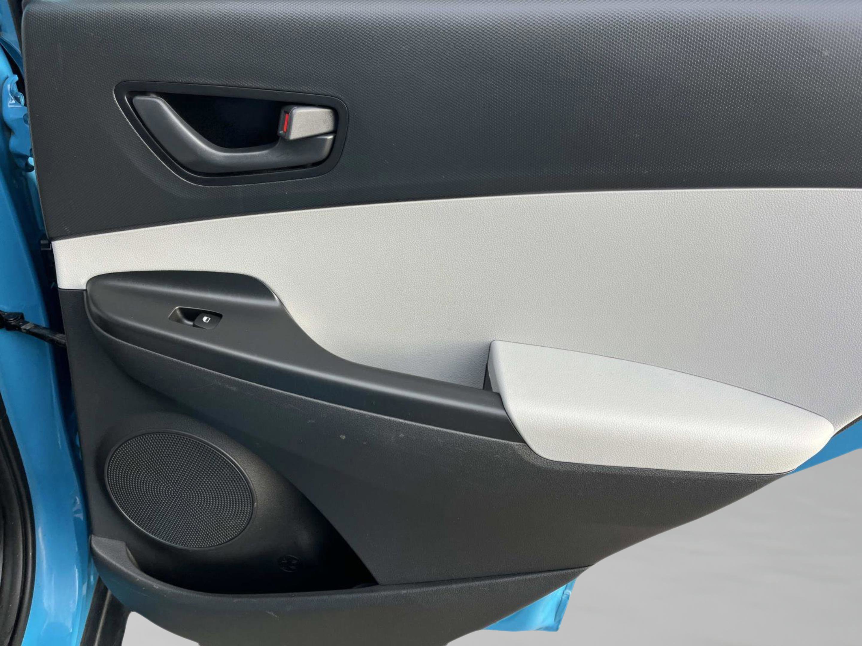 Used 2023 Hyundai Kona SEL image 23