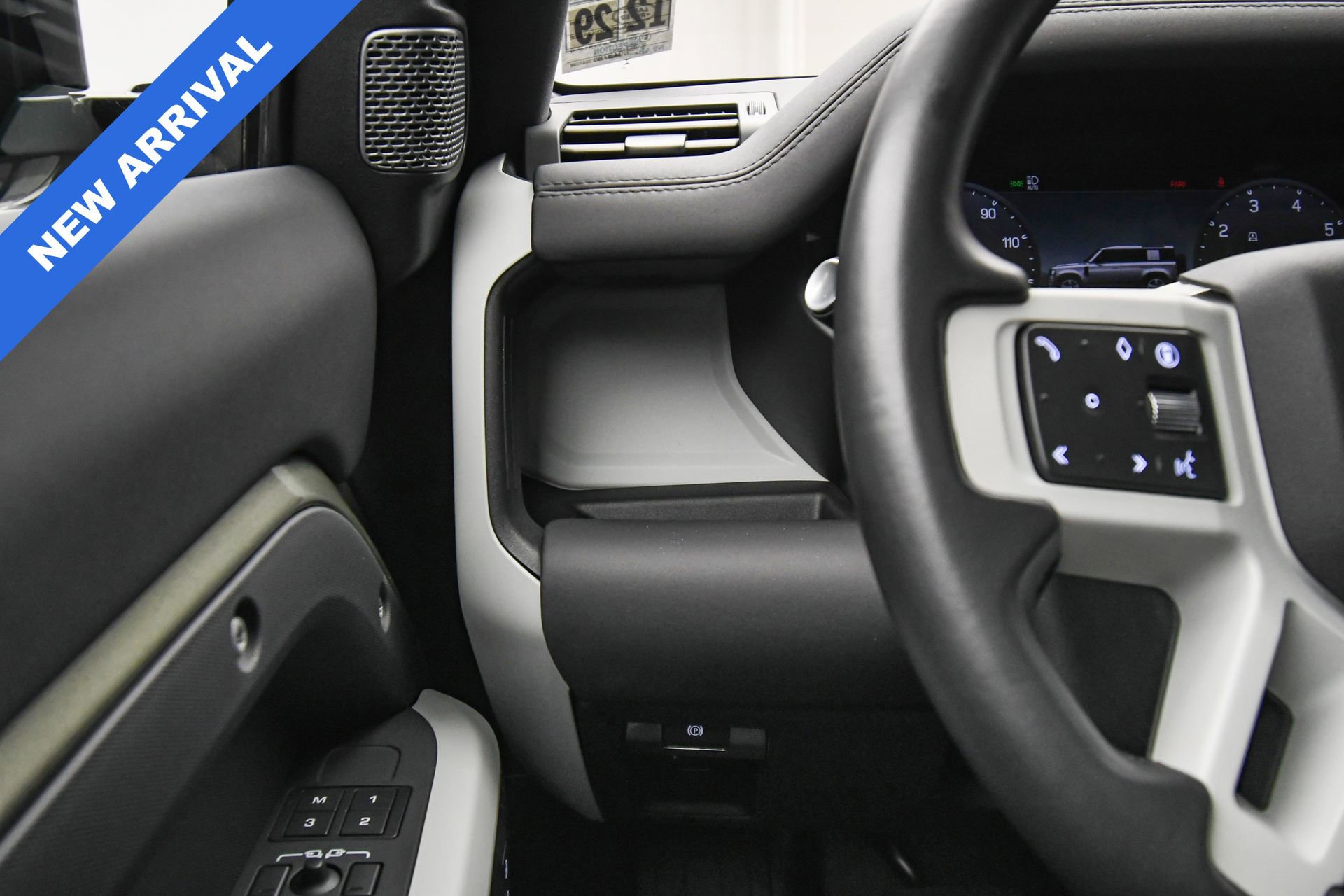 Used 2024 Land Rover Defender 110 S image 34