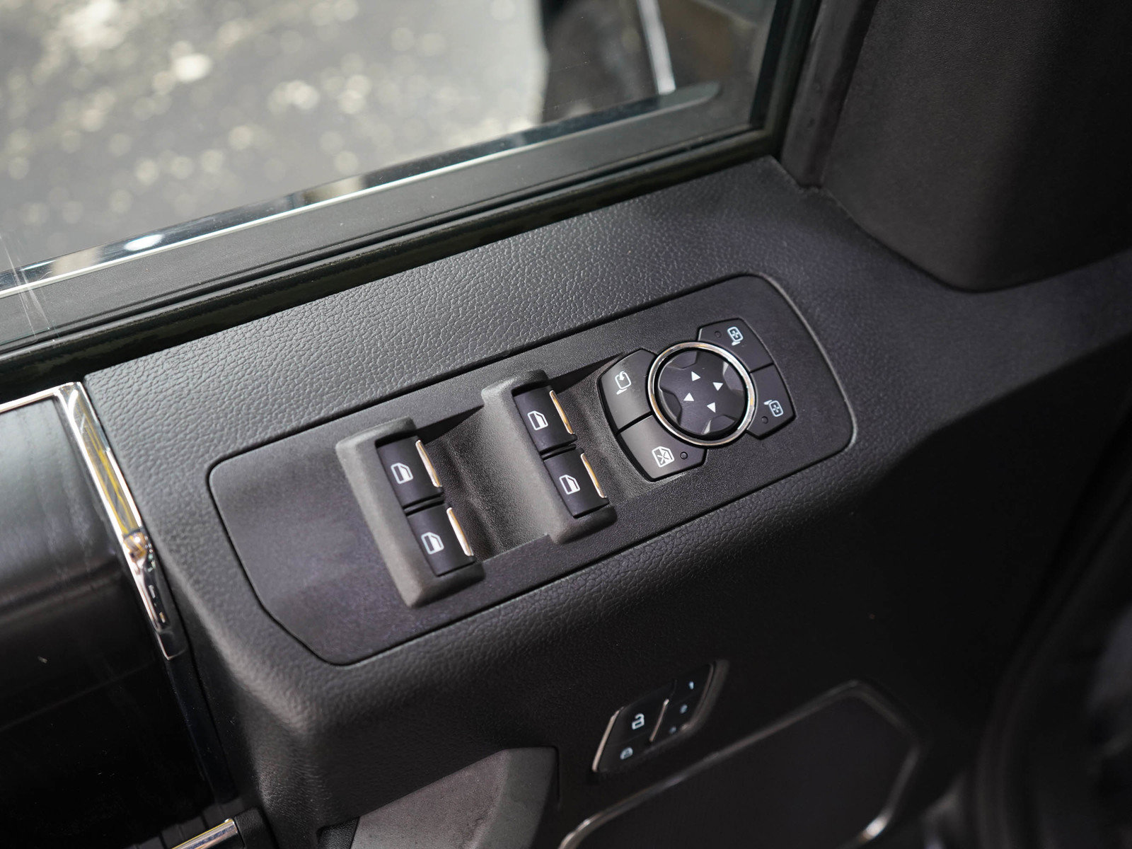 Used 2018 Ford F150 Platinum w/ Equipment Group 701A Luxury AWD/4WD image 18