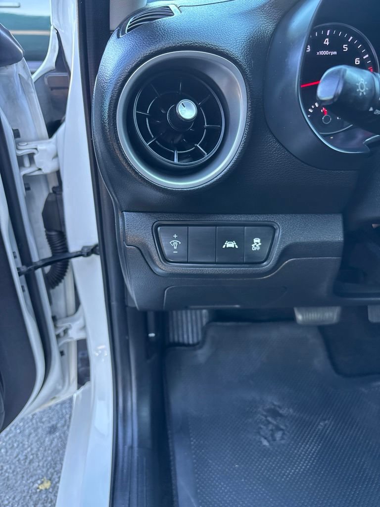 Used 2021 Kia Forte LXS FWD image 11
