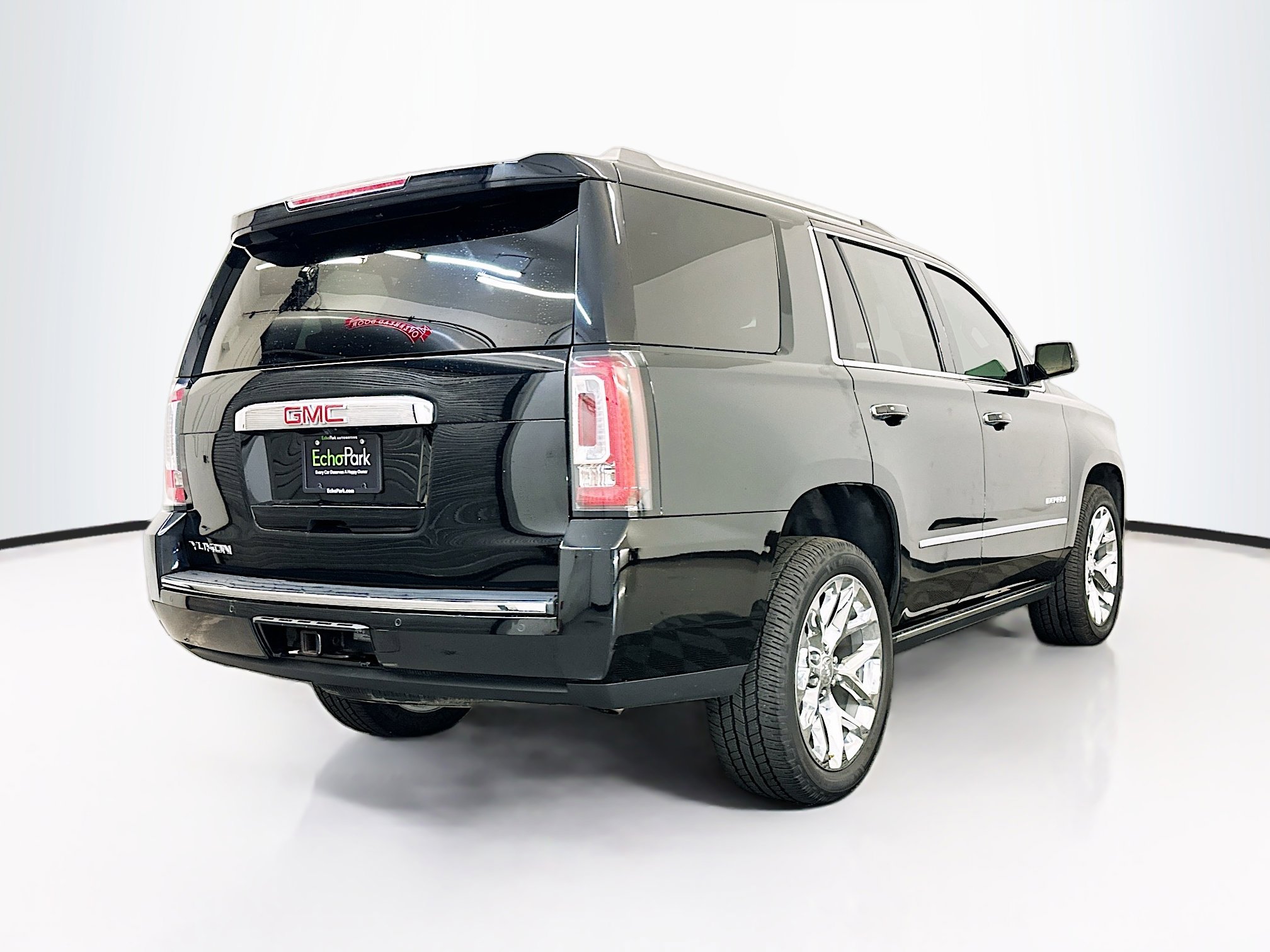 Used 2020 GMC Yukon Denali w/ Denali Premium Package image 9