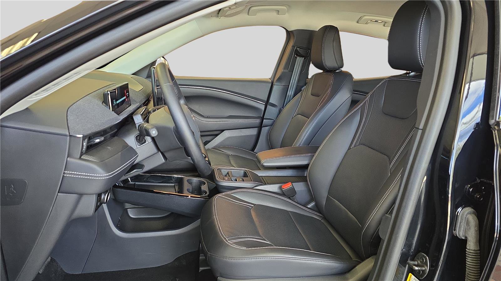 Used 2025 Ford Mustang Mach-E Premium RWD image 11