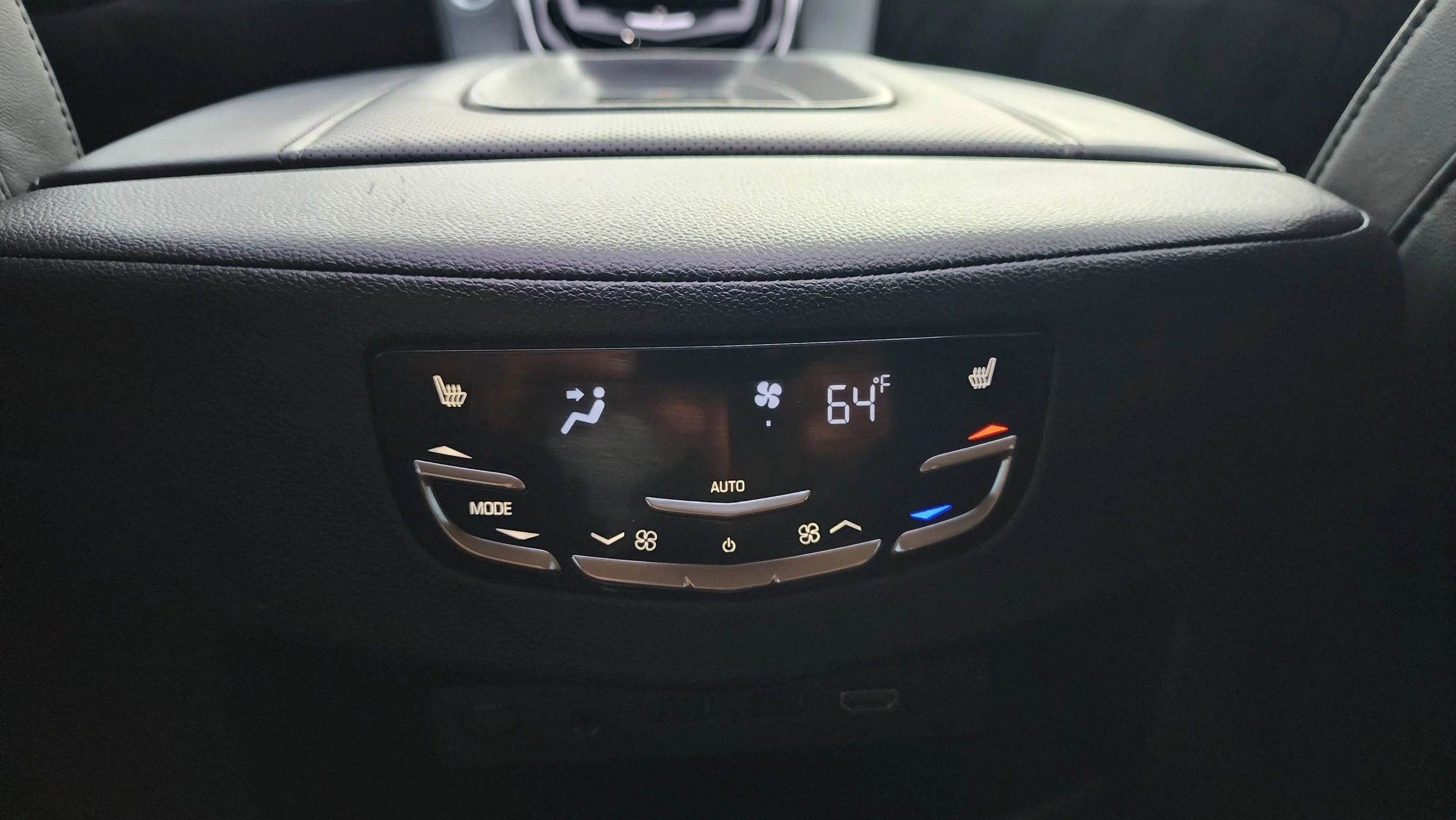 Used 2020 Cadillac Escalade Platinum image 17