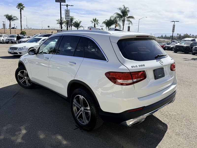 Used 2016 Mercedes-Benz GLC 300 4MATIC image 5