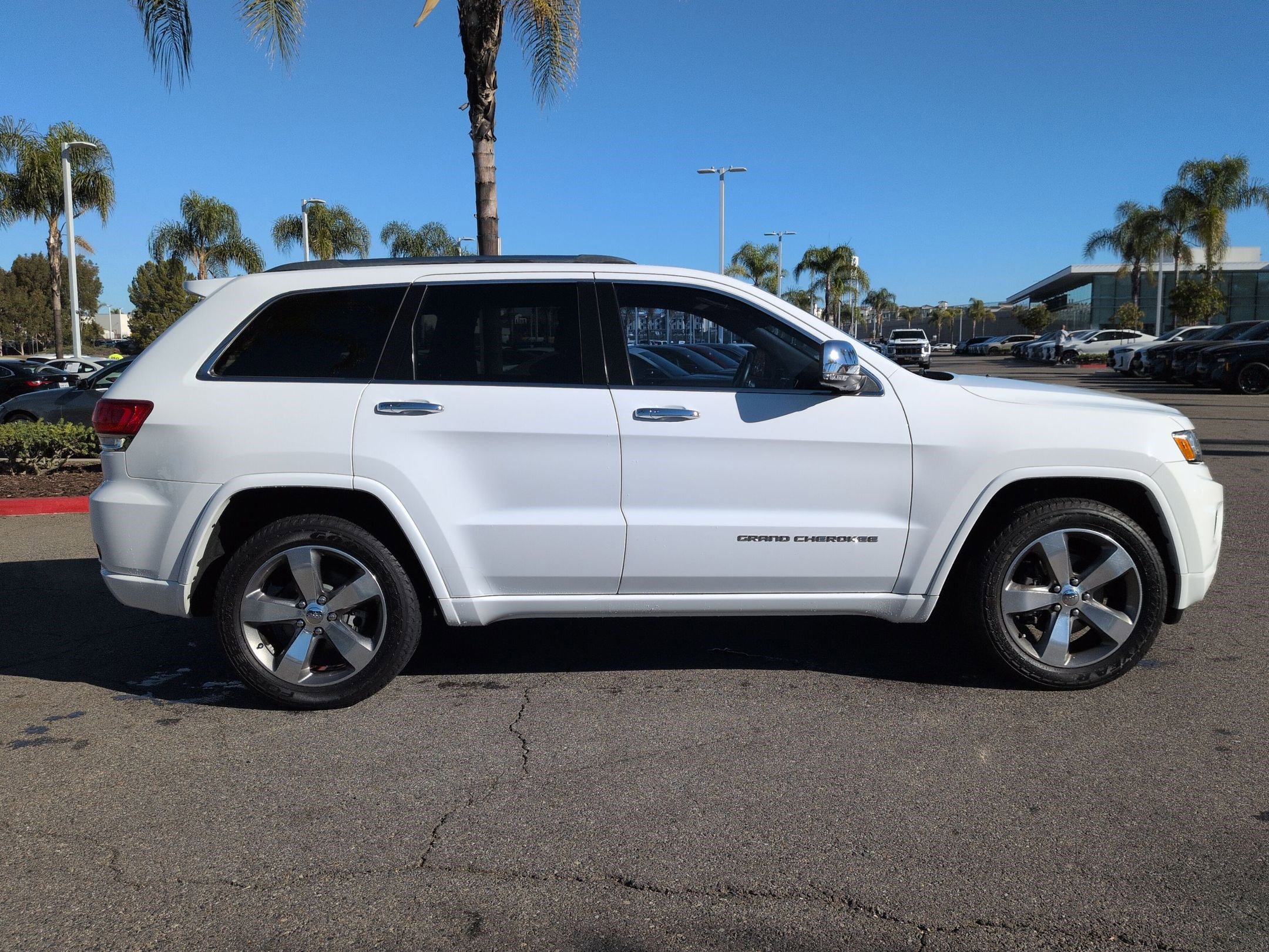 Used 2015 Jeep Grand Cherokee Overland image 11