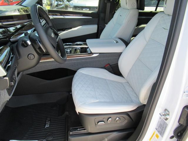 New 2026 Cadillac Escalade ESV Platinum Sport w/ LPO, ONYX Package image 17