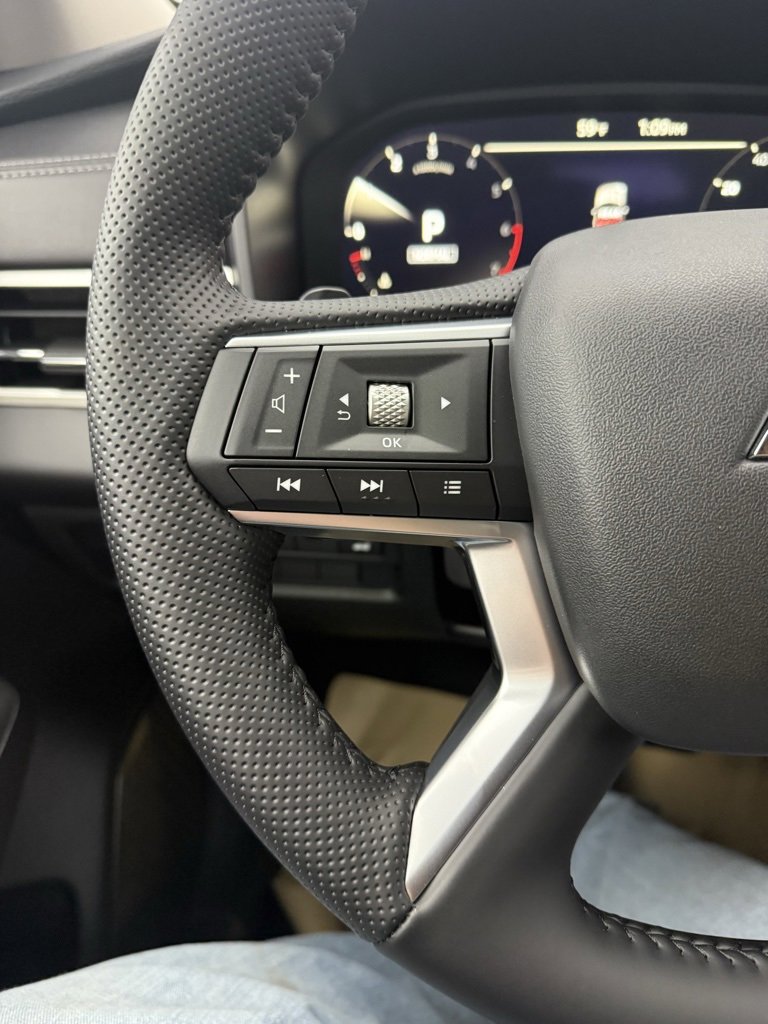 New 2025 Mitsubishi Outlander SEL image 19