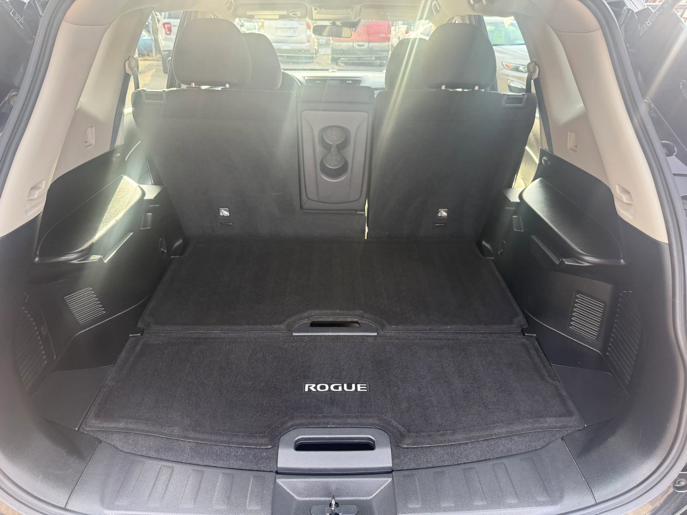 Used 2020 Nissan Rogue S image 11