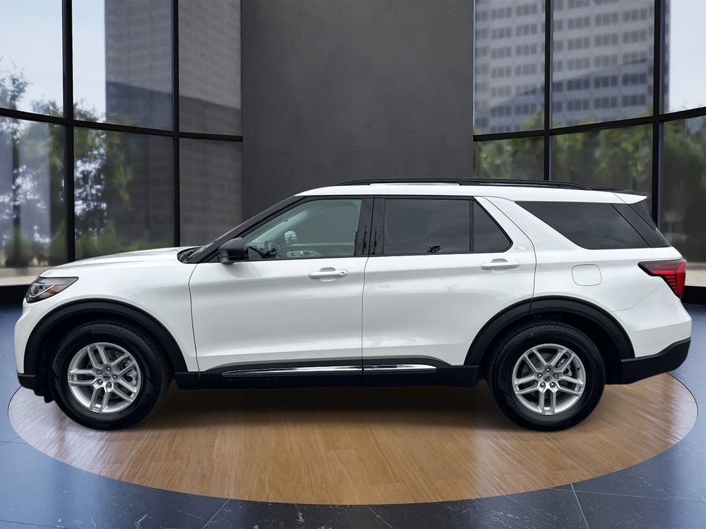 Used 2025 Ford Explorer Active w/ Active Comfort Package RWD image 5