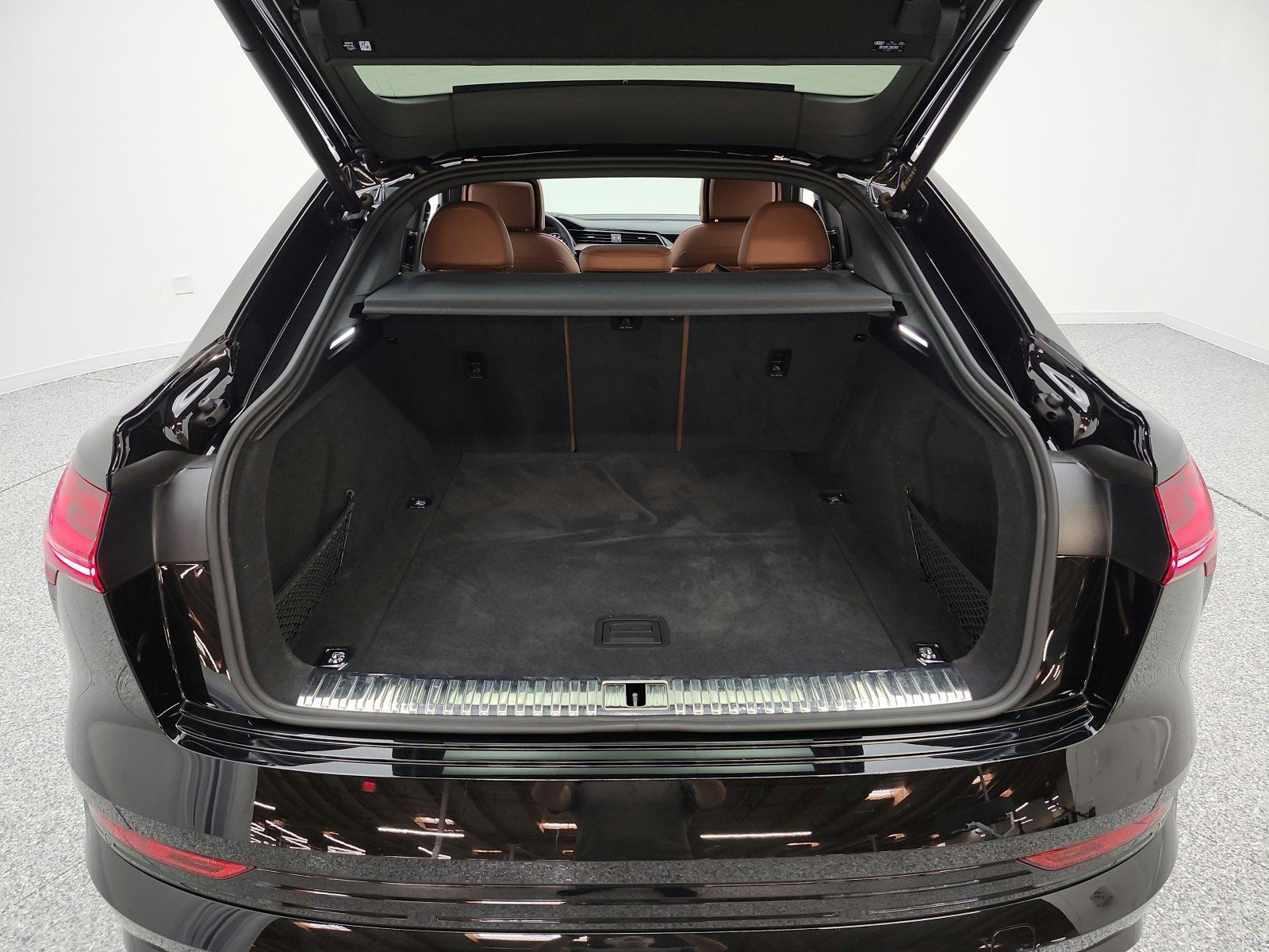 Used 2023 Audi e-tron Prestige w/ Prestige Package AWD/4WD image 21