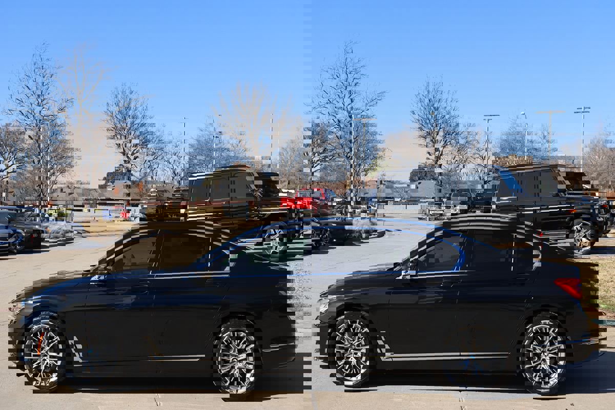 Used 2018 BMW 750i 750i image 7