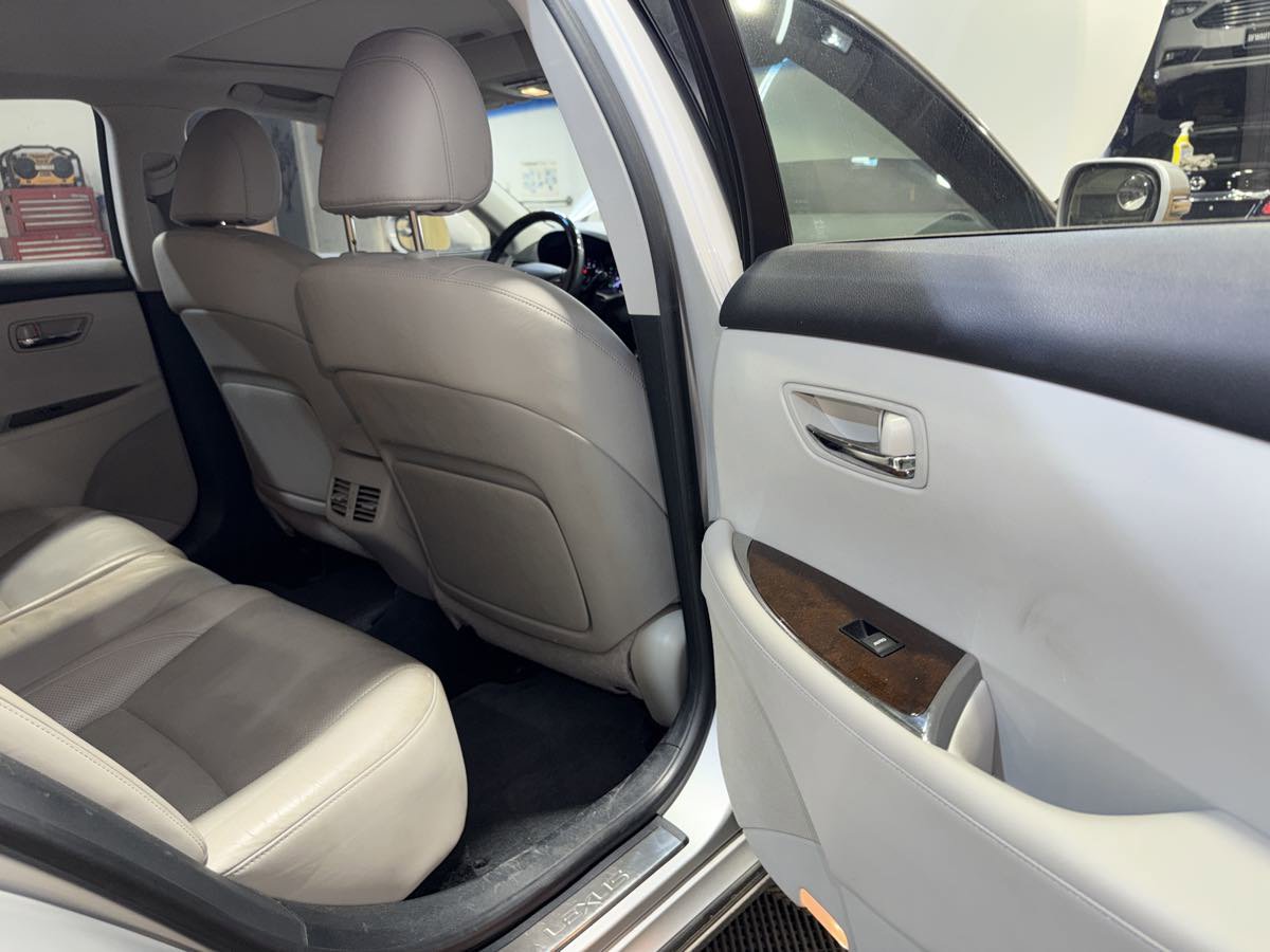 Used 2010 Lexus ES 350 image 24