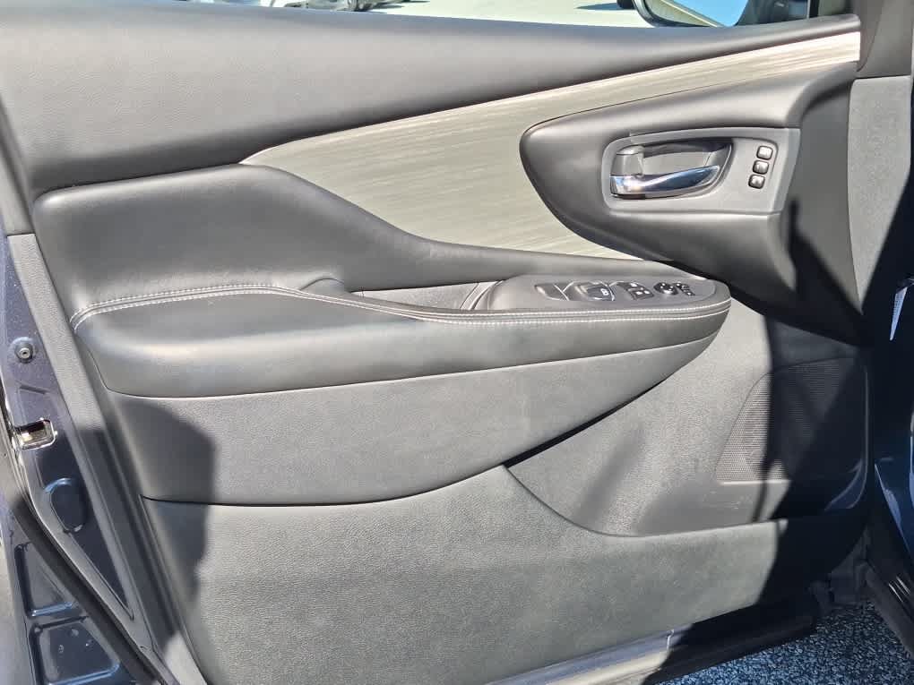 Used 2018 Nissan Murano SL w/ Moonroof Package AWD/4WD image 10