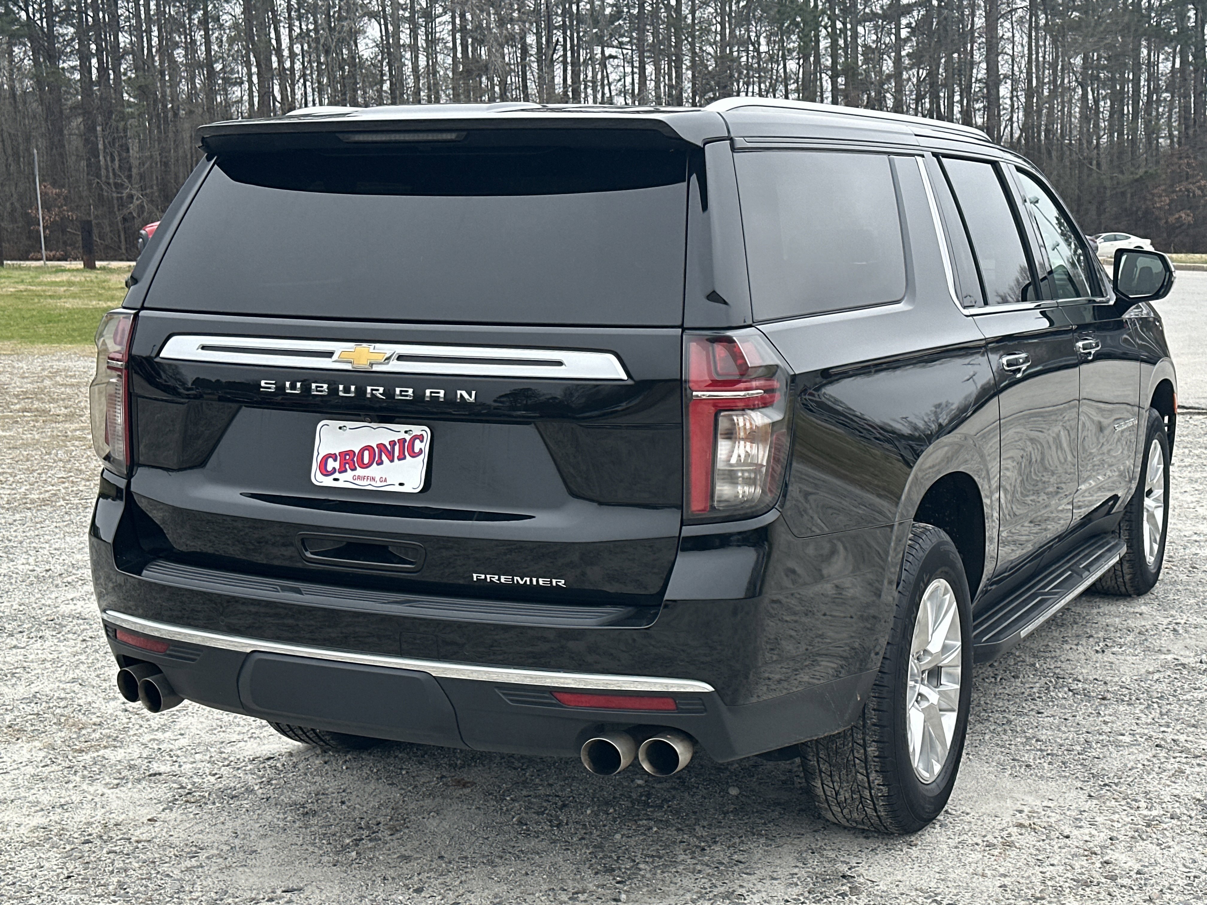 Used 2024 Chevrolet Suburban Premier image 5