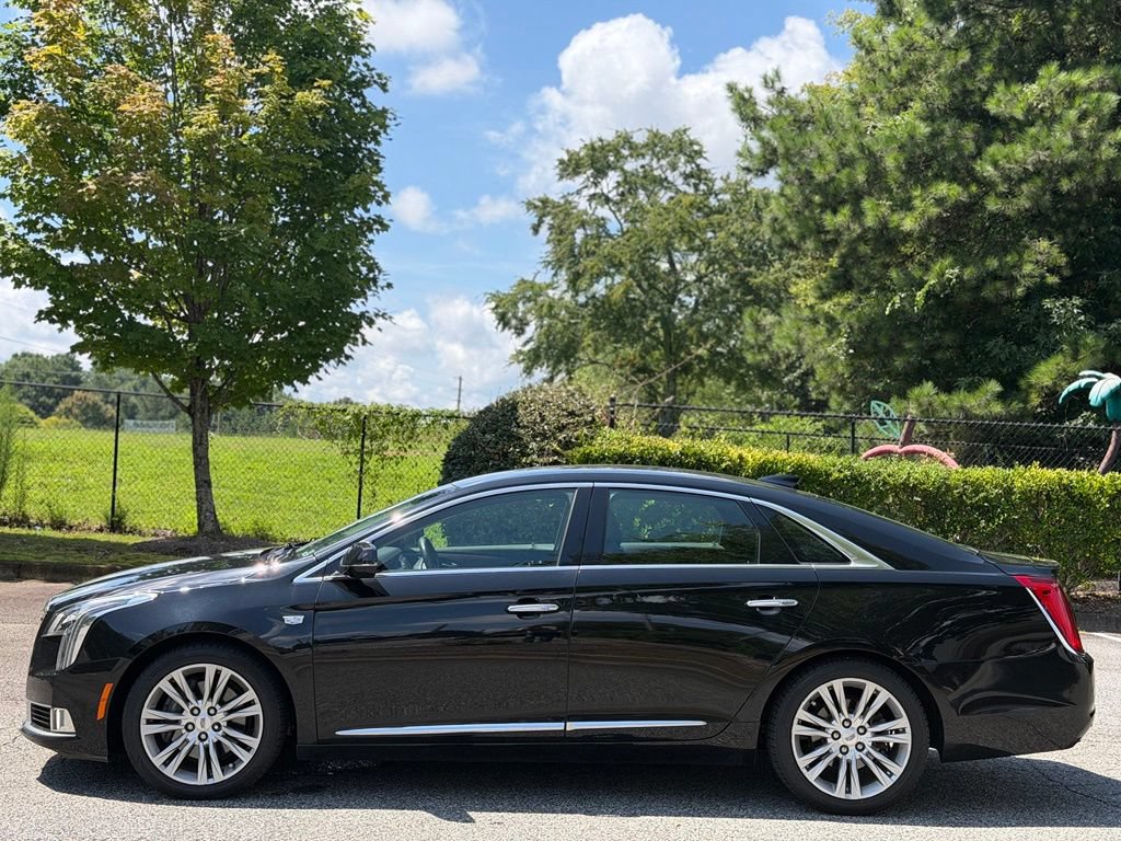 Used 2019 Cadillac XTS Luxury FWD image 2