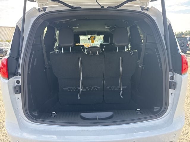 New 2026 Chrysler Voyager LX FWD image 7