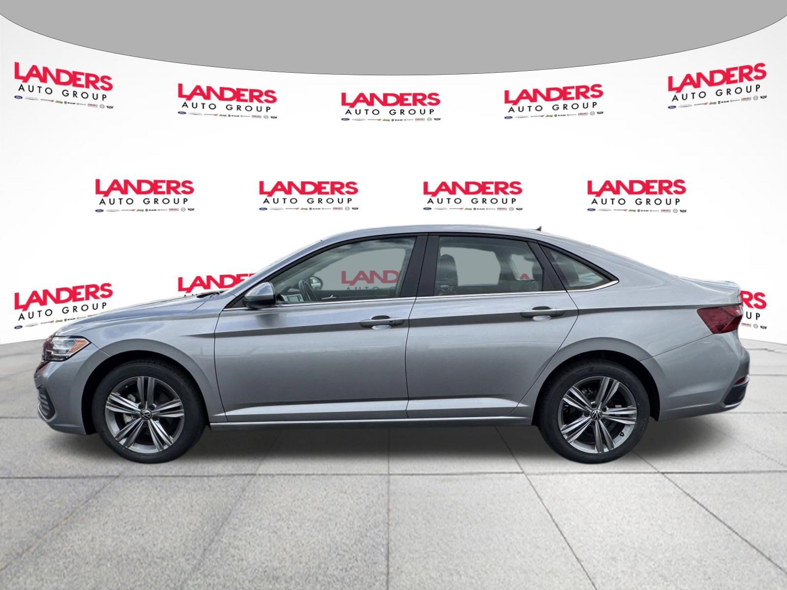 Used 2024 Volkswagen Jetta SE image 6