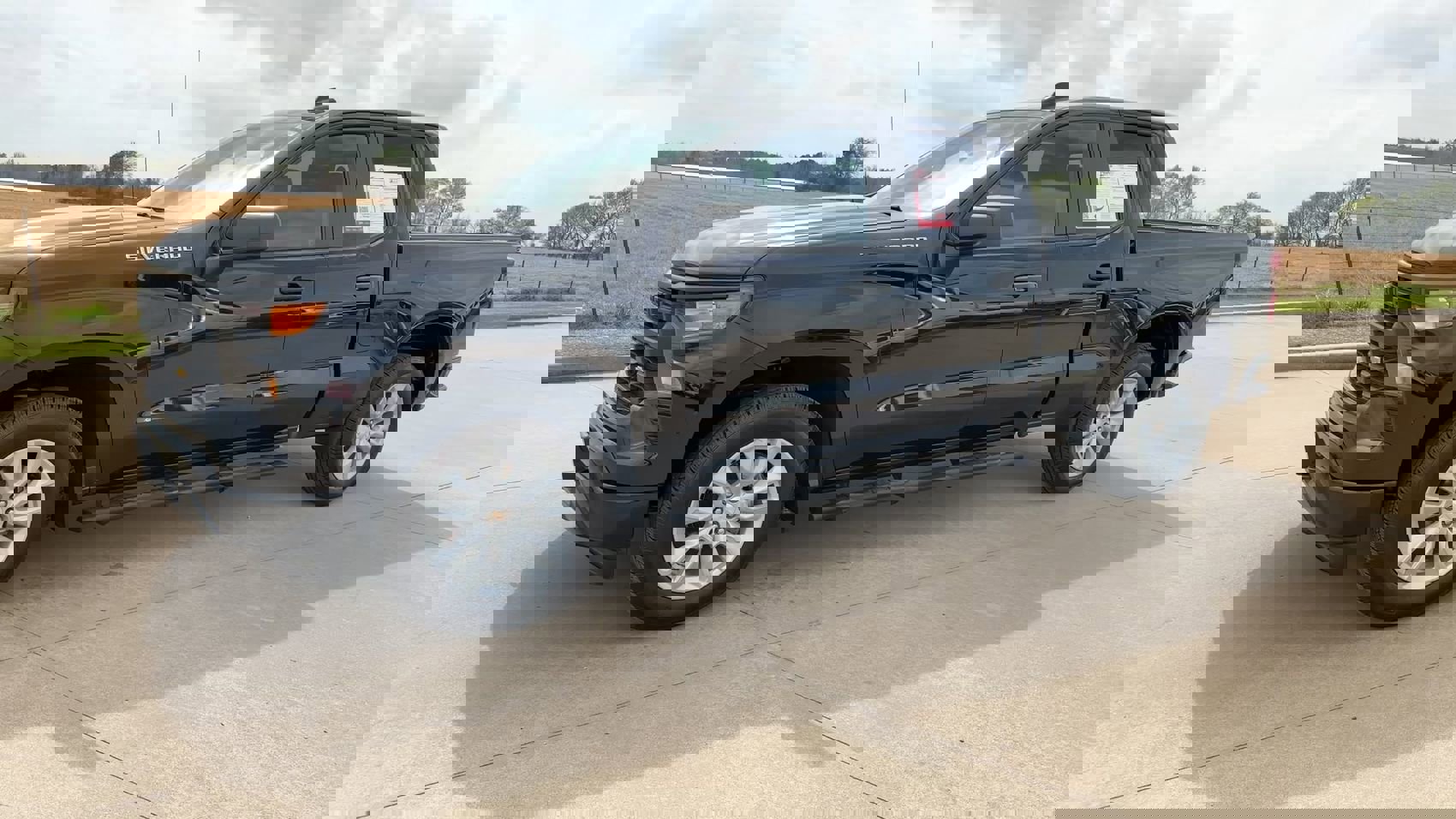 Certified 2025 Chevrolet Silverado 1500 Custom image 5