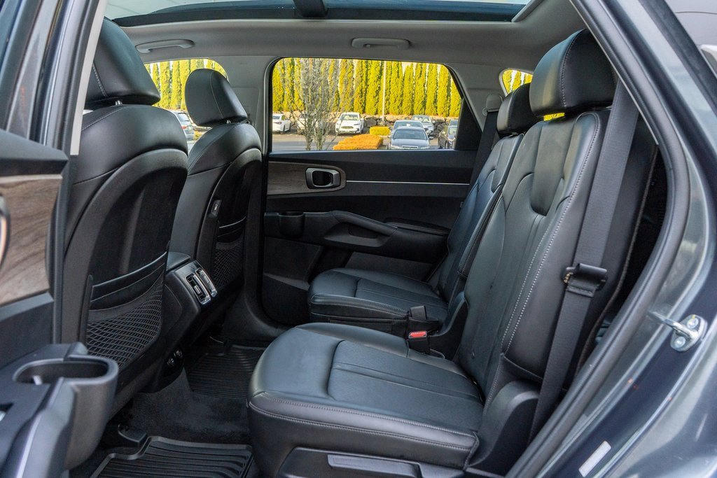 Used 2023 Kia Sorento X-Line EX image 18