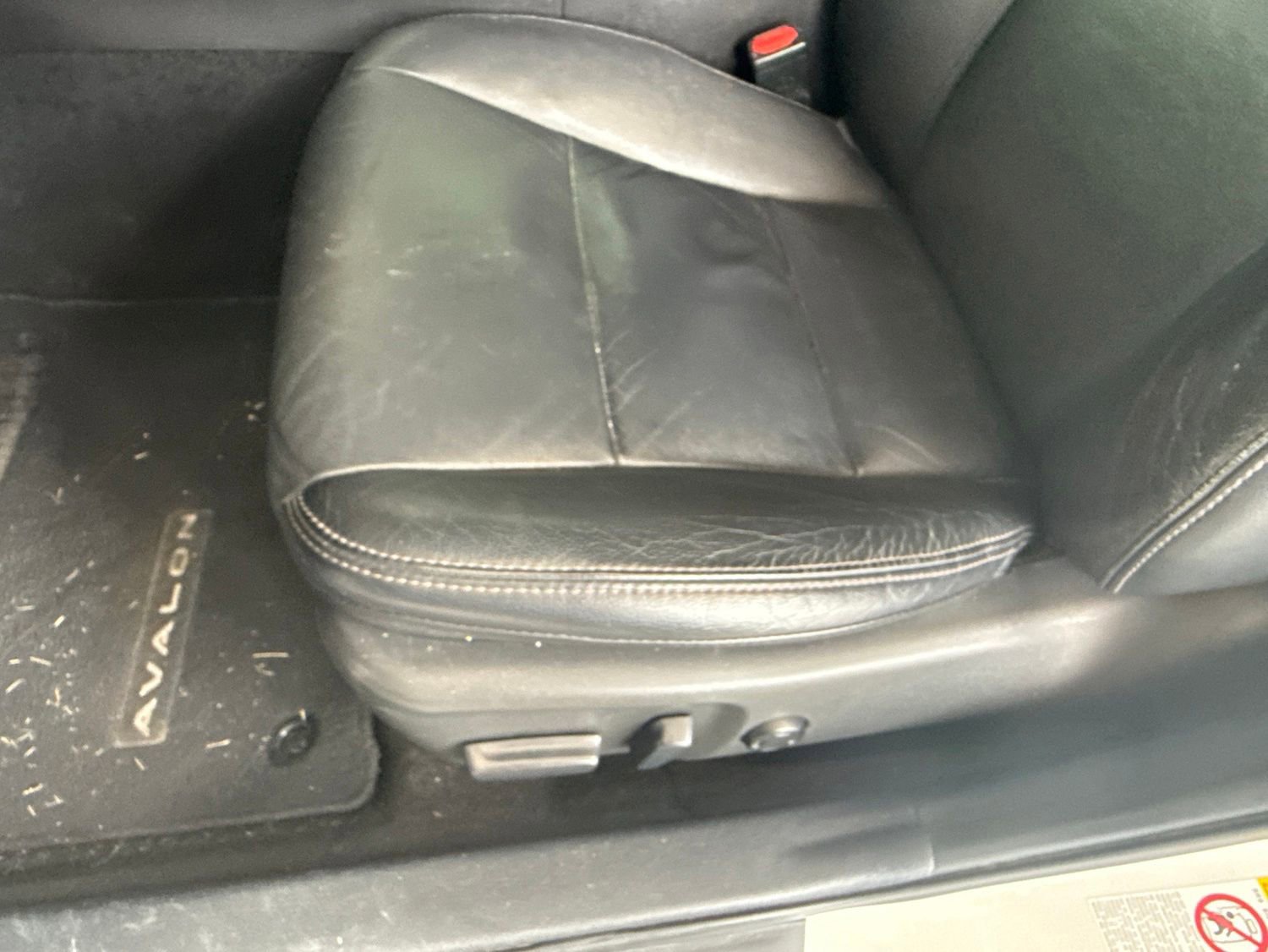 Used 2017 Toyota Avalon XLE w/ Carpet Mat Package FWD image 12
