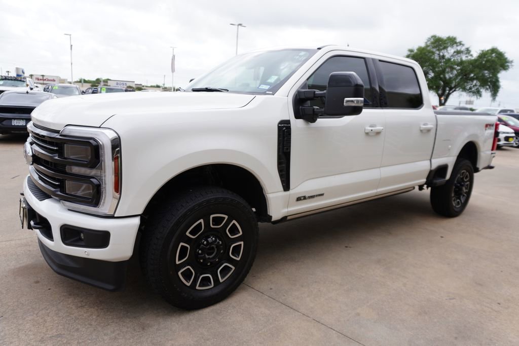 Used 2025 Ford F250 Platinum image 3