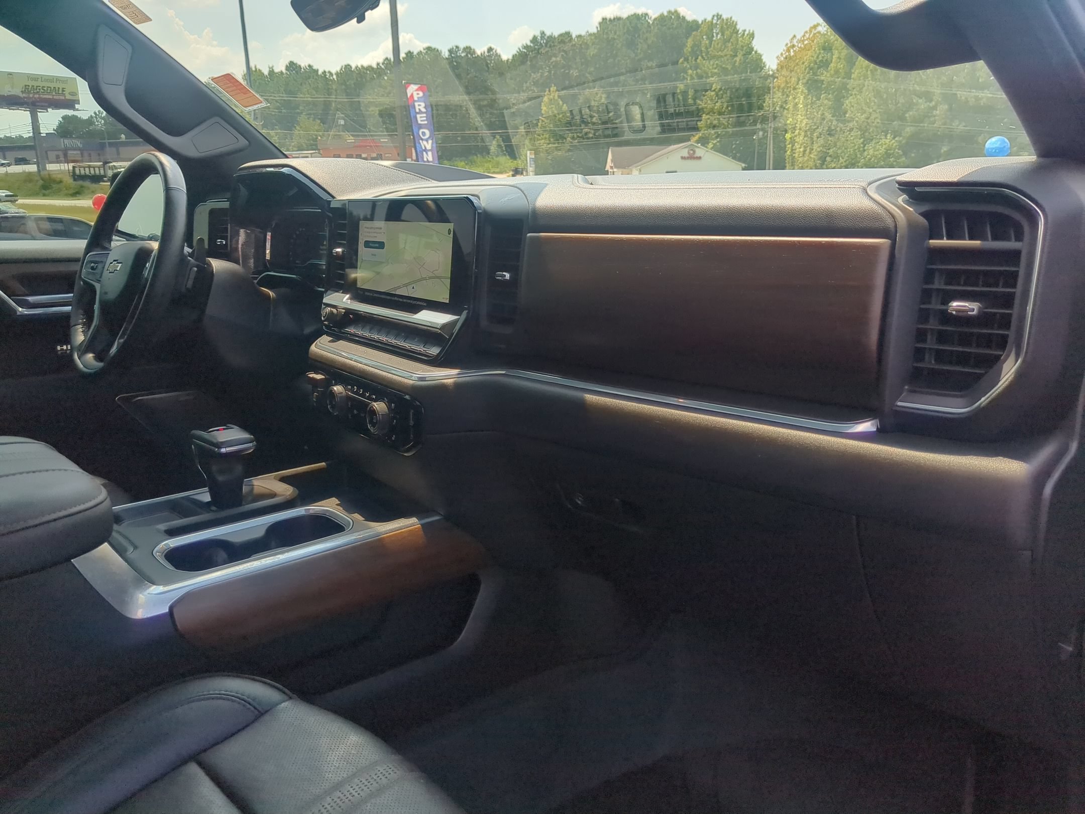 Used 2023 Chevrolet Silverado 1500 High Country w/ High Country Premium Package AWD/4WD image 27