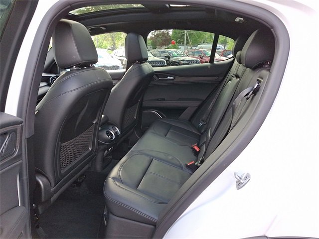 Used 2022 Alfa Romeo Stelvio Ti image 10