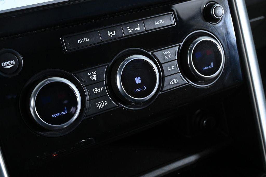 Used 2019 Land Rover Discovery HSE image 18