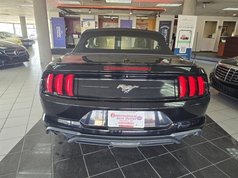 Used 2019 Ford Mustang Premium RWD image 3