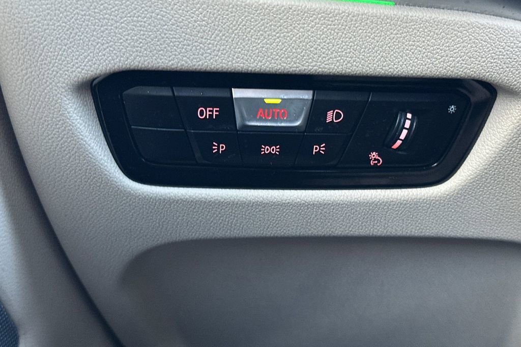 Used 2023 BMW i4 eDrive40 w/ Premium Package image 31