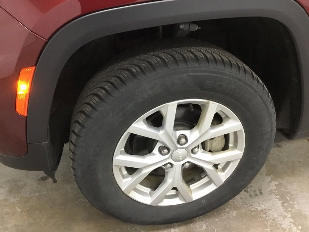 Used 2023 Jeep Grand Cherokee Limited image 4