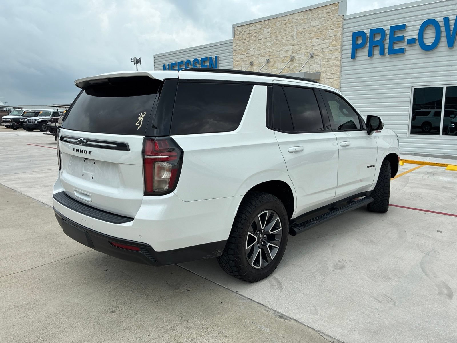 Used 2023 Chevrolet Tahoe Z71 w/ Luxury Package AWD/4WD image 7