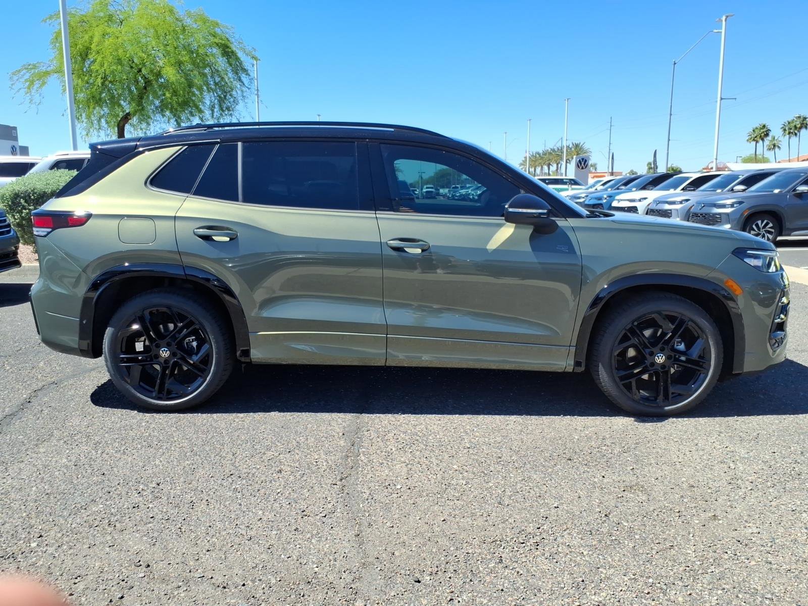 New 2026 Volkswagen Tiguan SE R-Line image 7