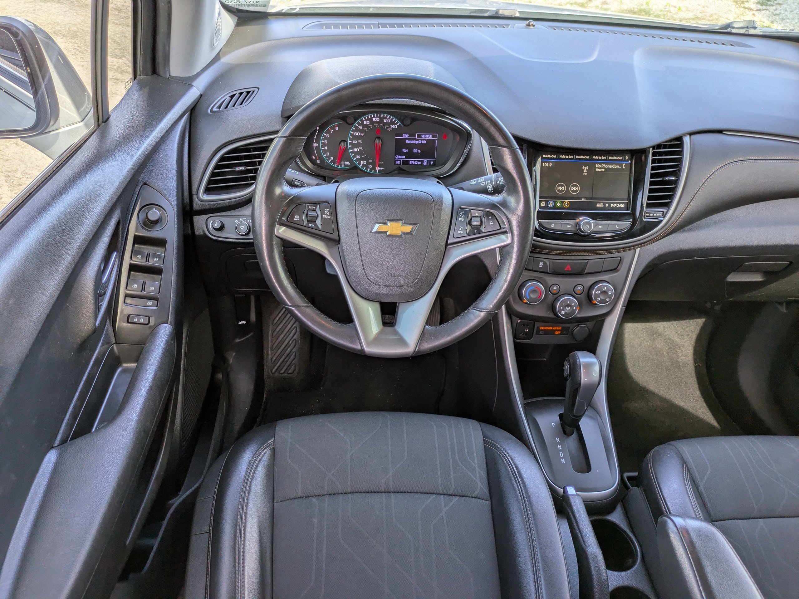 Used 2019 Chevrolet Trax LT w/ LT Convenience Package image 14