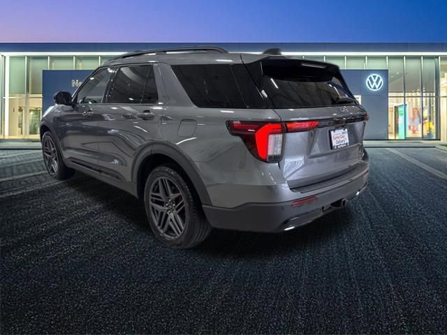 Used 2025 Ford Explorer ST-Line w/ Premium Package image 6