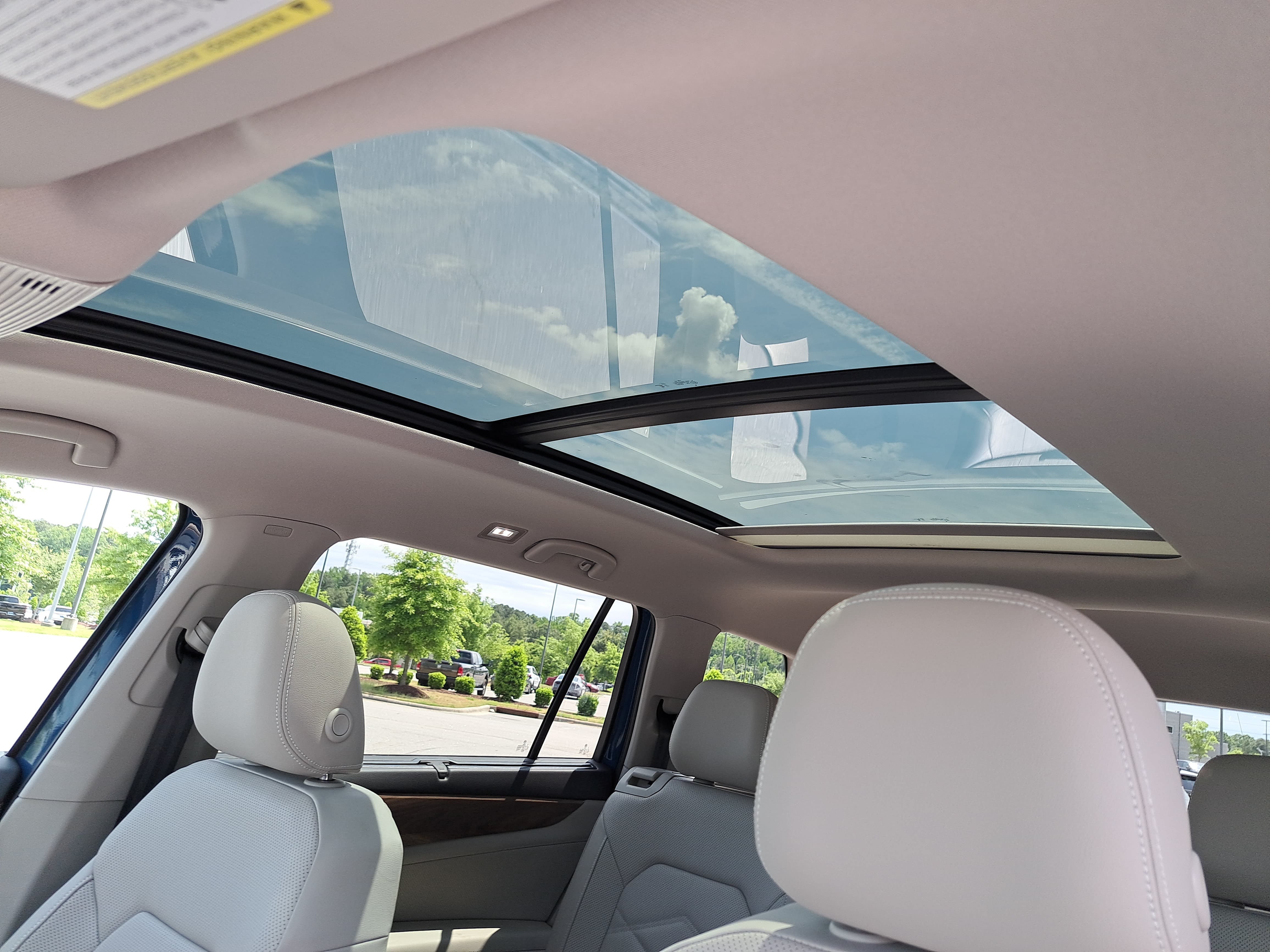 New 2026 Volkswagen Atlas SE FWD image 28