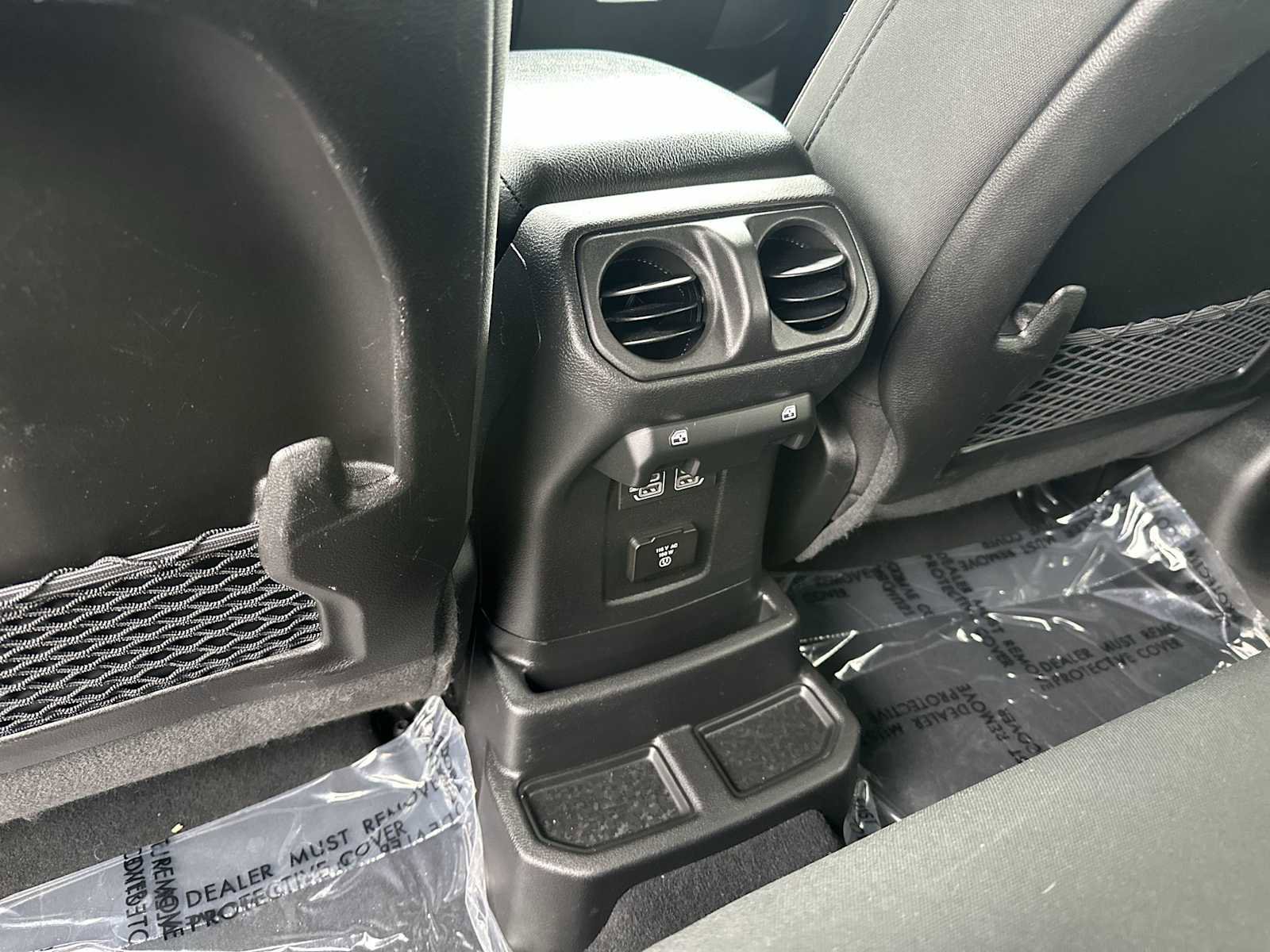 Used 2024 Jeep Wrangler Rubicon image 20