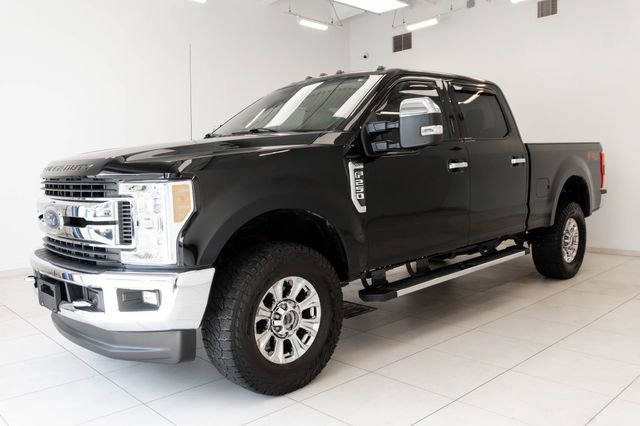 Used 2017 Ford F250 XLT w/ XLT Premium Package AWD/4WD image 6