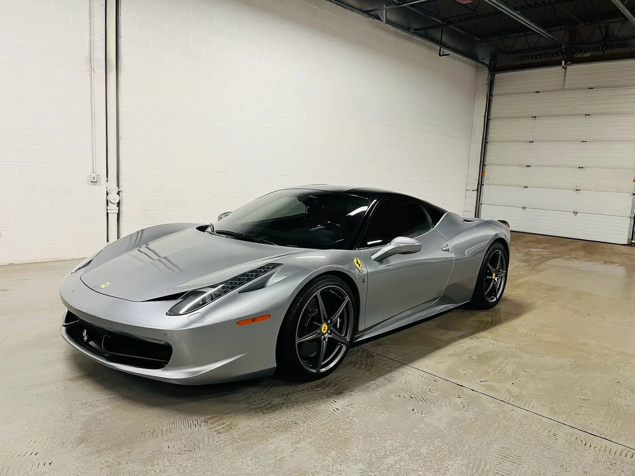 Used 2011 Ferrari 458 Italia Coupe image 2