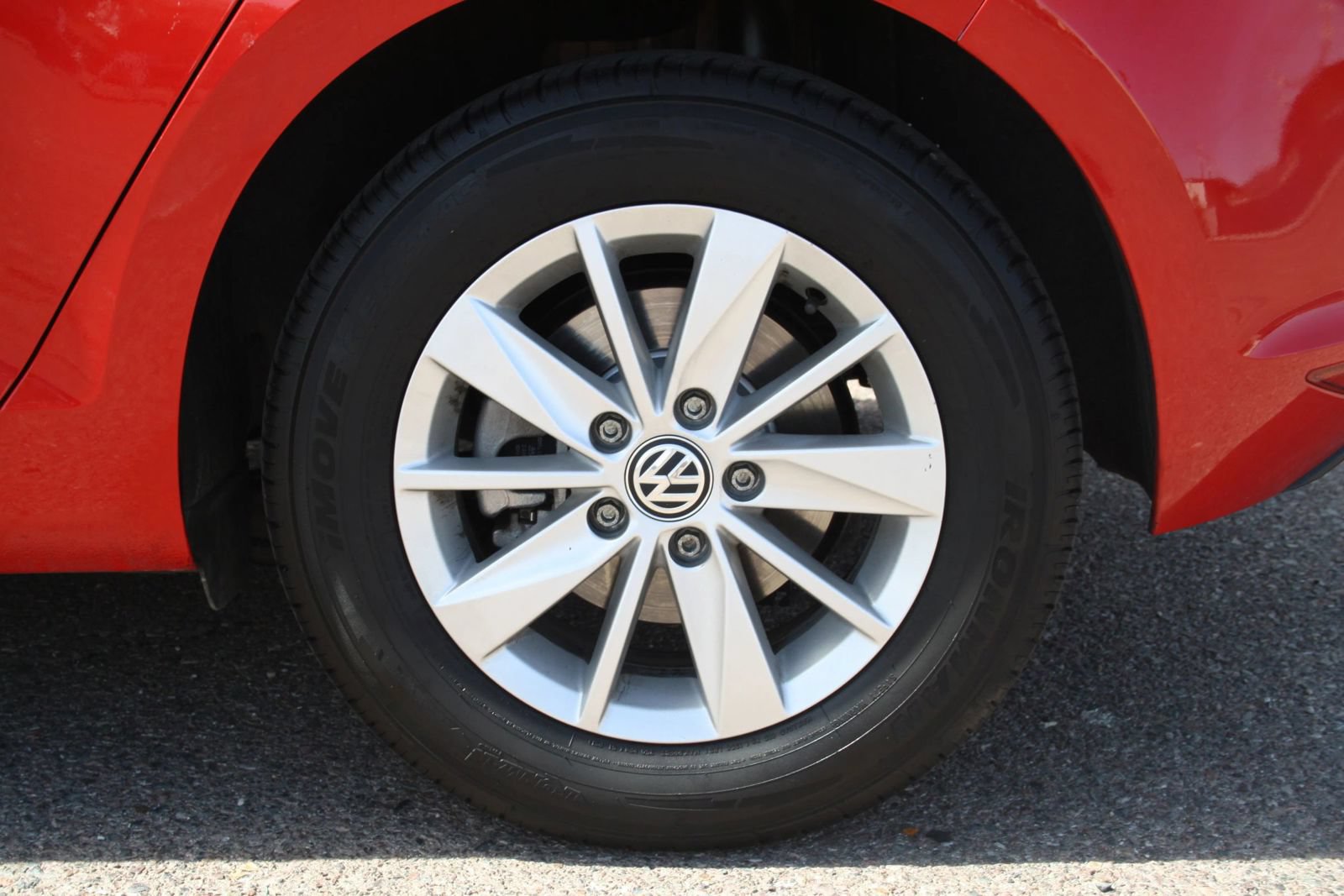 Used 2015 Volkswagen Golf S FWD image 11