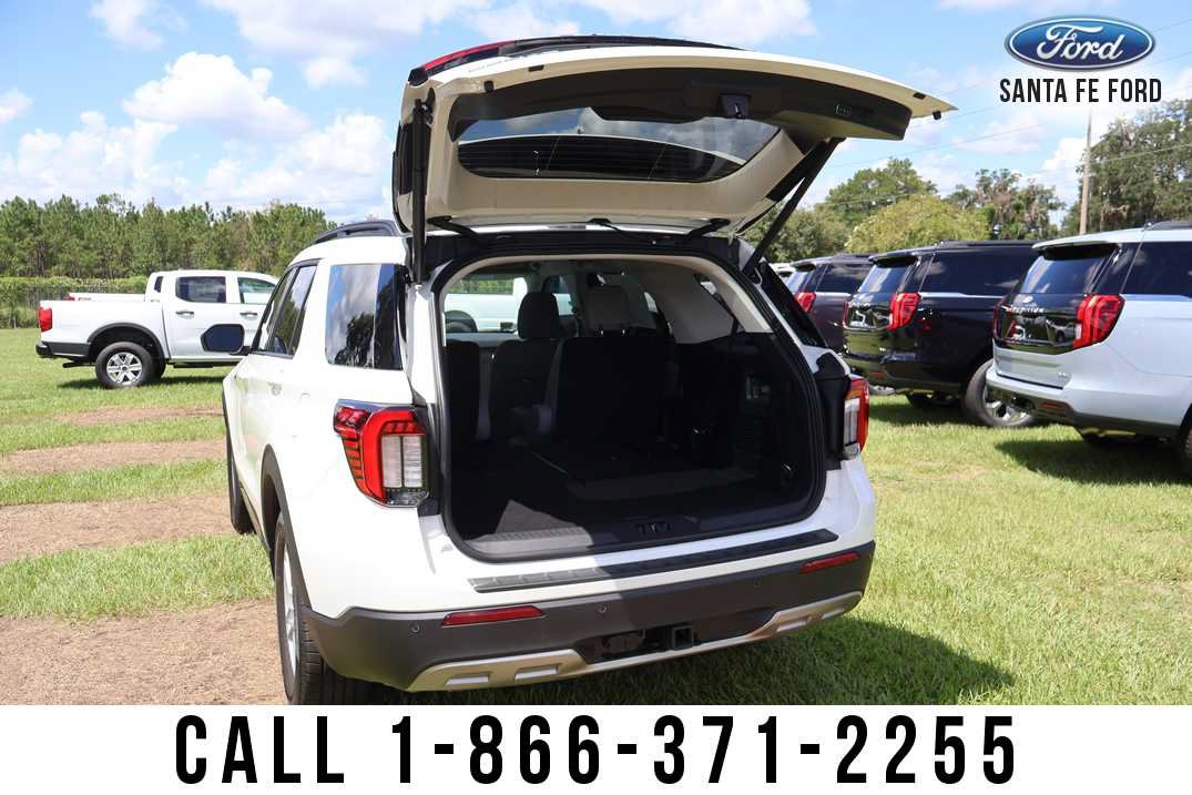 New 2026 Ford Explorer Active w/ Active Comfort Package RWD image 9