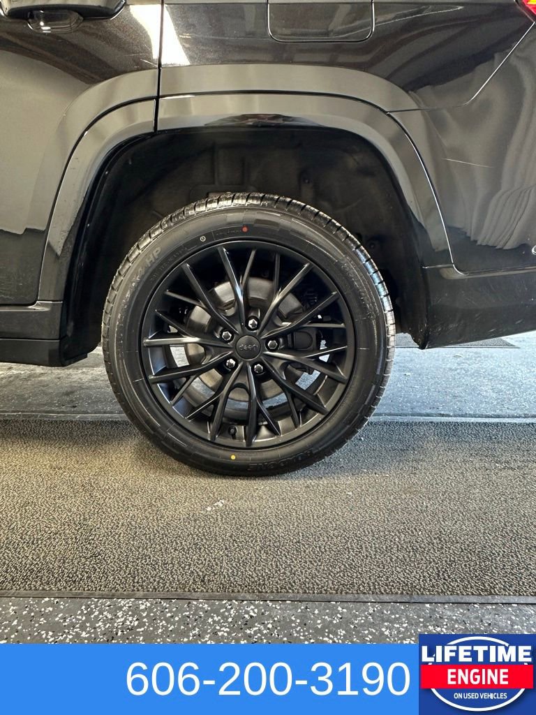 Used 2021 Jeep Grand Cherokee L Summit w/ Luxury Tech Group V image 12